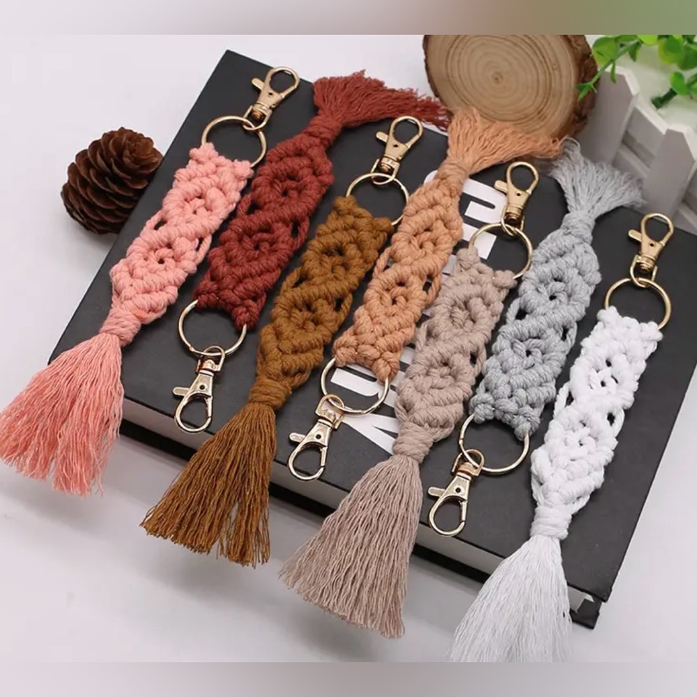 Macramé Keychain - Neutral Tones - NWOT Pick 1 - Picture 4 of 5